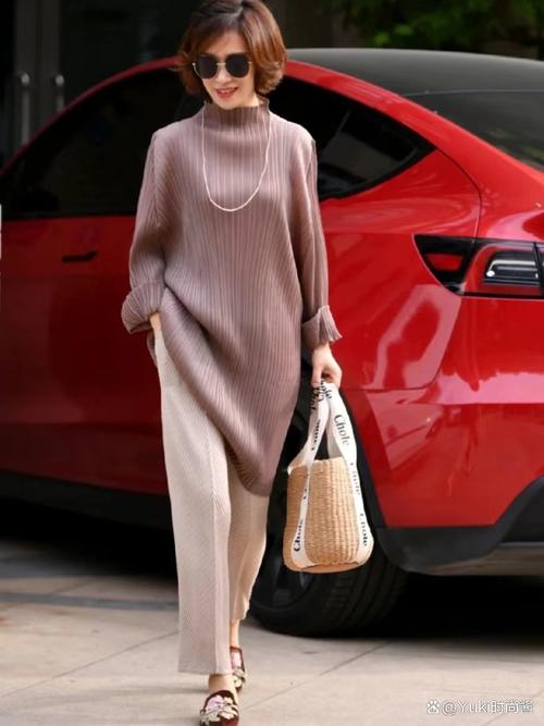 哑铃练胸重量推荐 适合你的重量是多少 年份为2026 哑铃练胸重量推荐 适合你的重量是多少 年份为2026