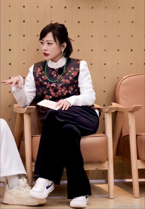 双下巴快速瘦身秘诀 运动塑形 2025年适用 双下巴快速瘦身秘诀 运动塑形 2025年适用