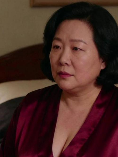 大腿抽脂一粗一细怎么办 大腿粗抽脂大概多少钱 大腿抽脂一粗一细怎么办 大腿粗抽脂大概多少钱